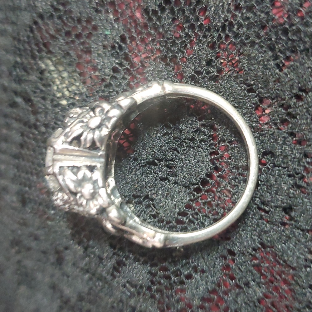 Chic Silver Ring With Clear Stone - image 3